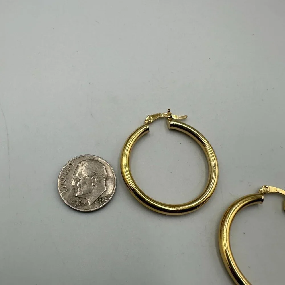 3/$30 Hoop Earrings Gold Tone Classic Polished Round Latch Back 1.25in - Picture 9 of 12